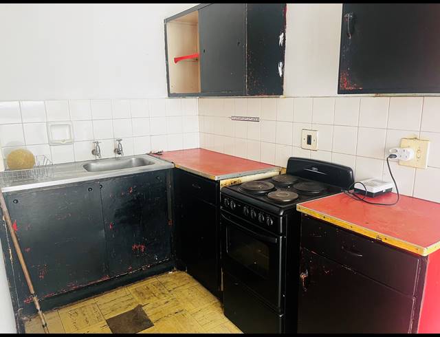1 BEDROOM APARTMENT FOR SALE IN BEREA PARK